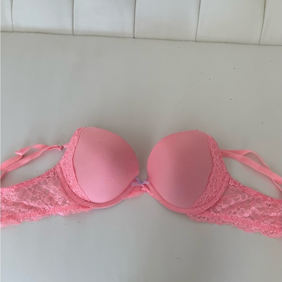 Victoria's Secret Pink Lace Plunge Bra - Picture 1 of 3